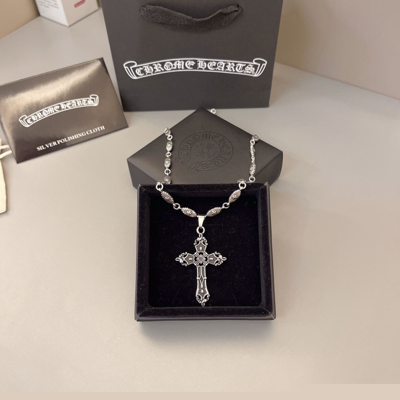 Ch**me He**ts necklaces